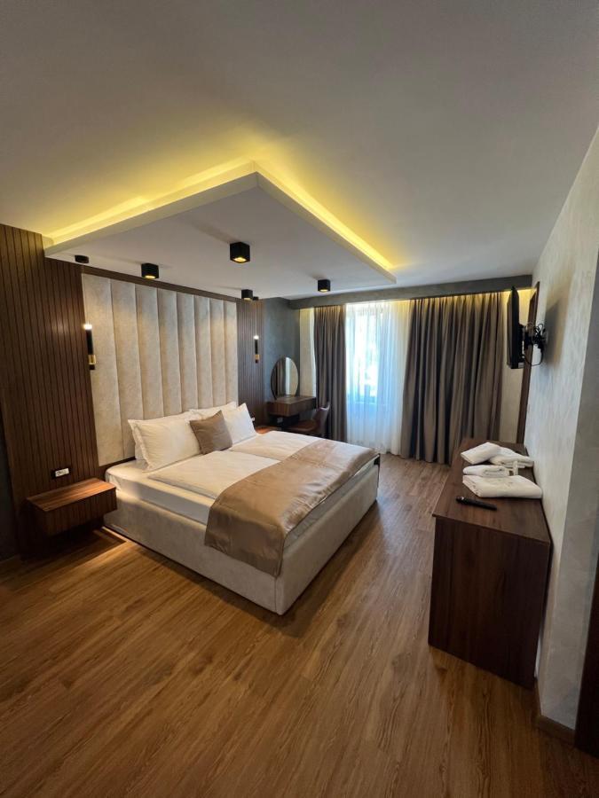 Hotel Palace San Valentino Umag Exterior foto