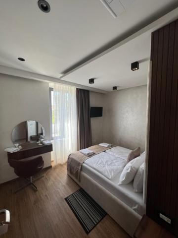 Hotel Palace San Valentino Umag Exterior foto